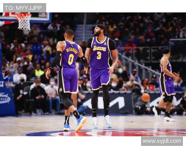 2013年湖人与活塞激战回顾:经典对决与篮球传奇的交汇时刻 2013年湖人与活塞激战回顾:经典对决与篮球传奇的交汇时刻